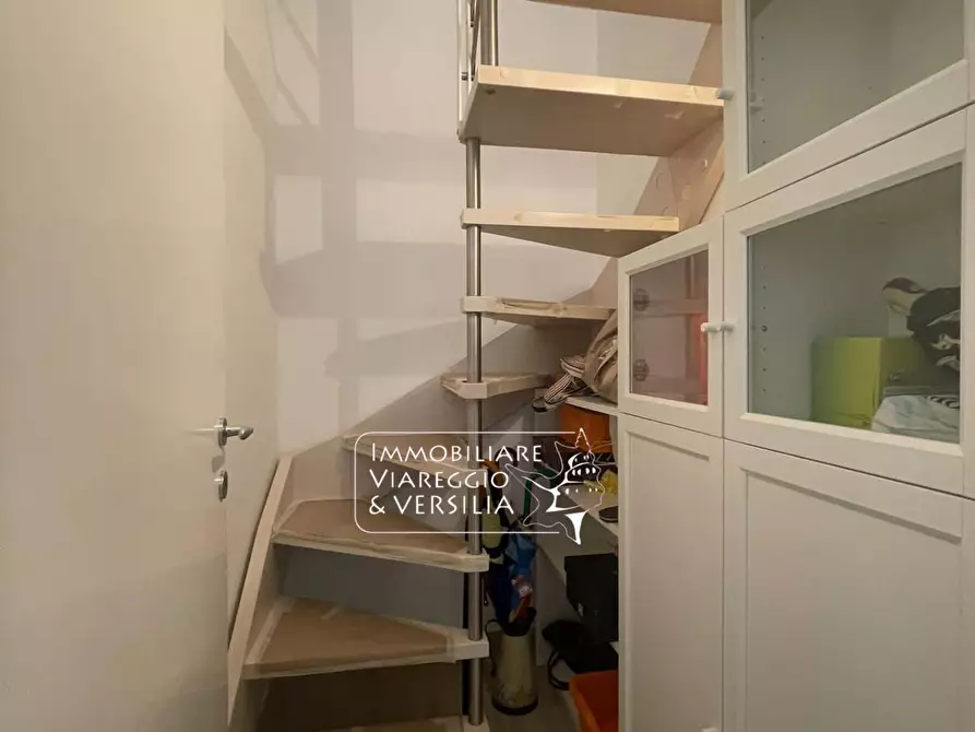 Immagine 12 di Appartamento in vendita  in via san Francesco 103 a Viareggio