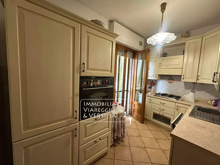 Immagine 6 di Appartamento in vendita  in via Sarzanese a Massarosa