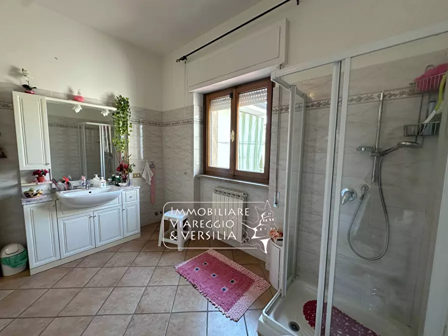 Immagine 12 di Appartamento in vendita  in via Sarzanese a Massarosa