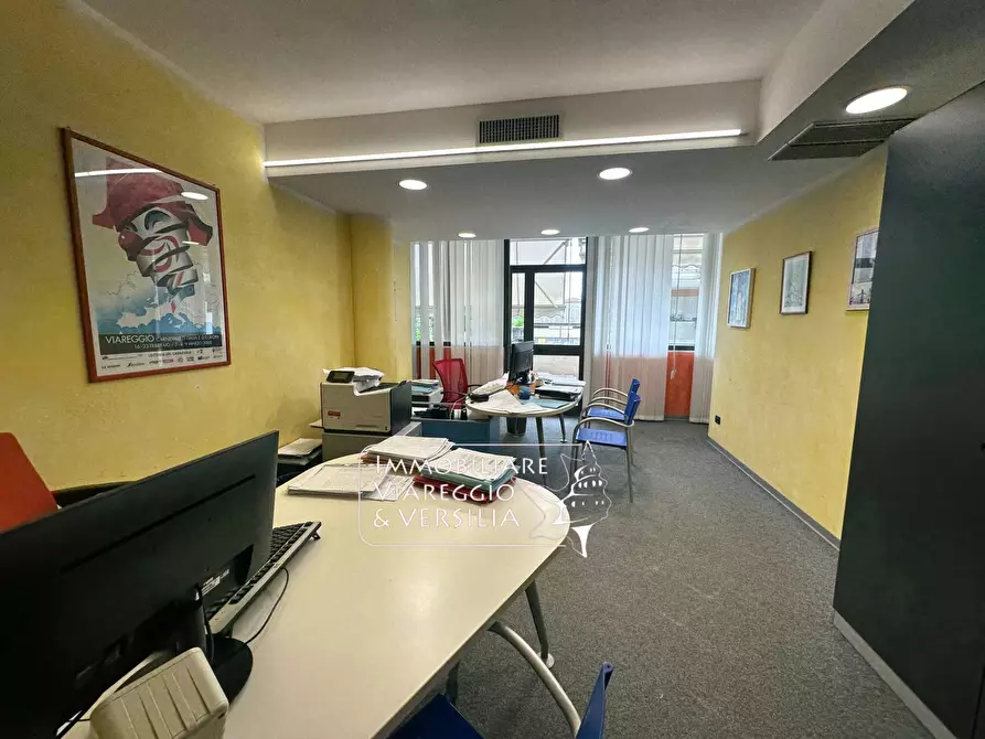 Immagine 6 di Ufficio in vendita  in via di Montramito 100 a Viareggio