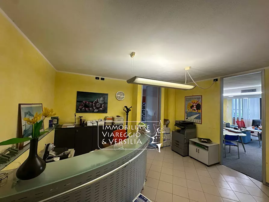 Immagine 9 di Ufficio in vendita  in via di Montramito 100 a Viareggio