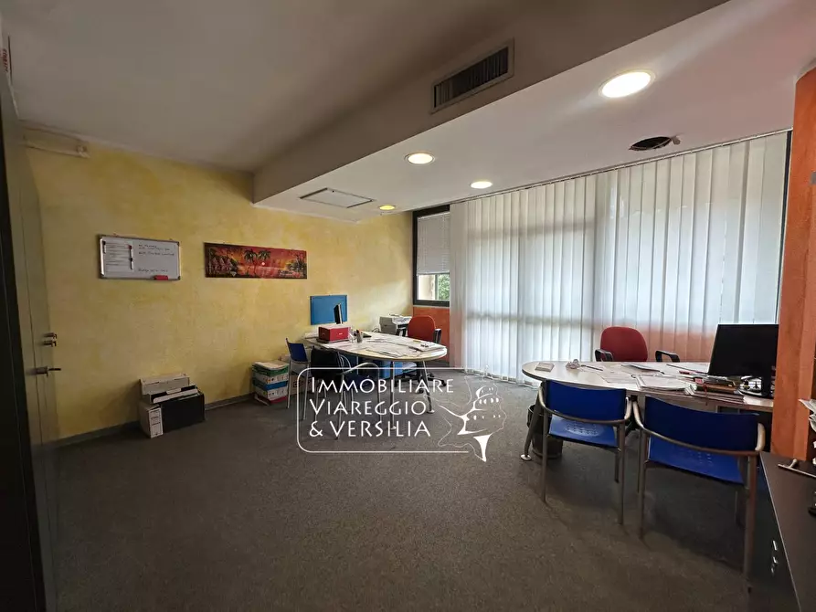 Immagine 2 di Ufficio in vendita  in via di Montramito 100 a Viareggio