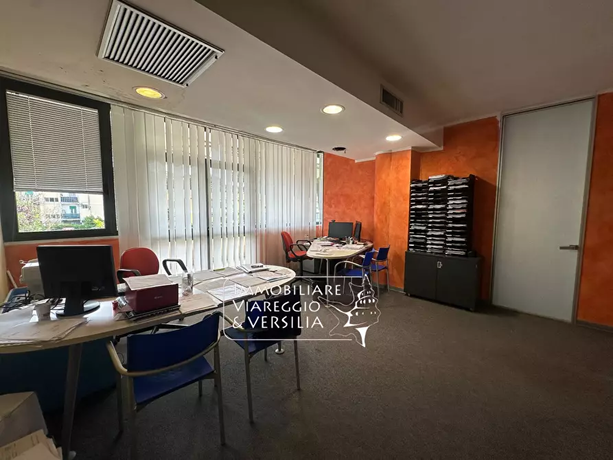 Immagine 3 di Ufficio in vendita  in via di Montramito 100 a Viareggio