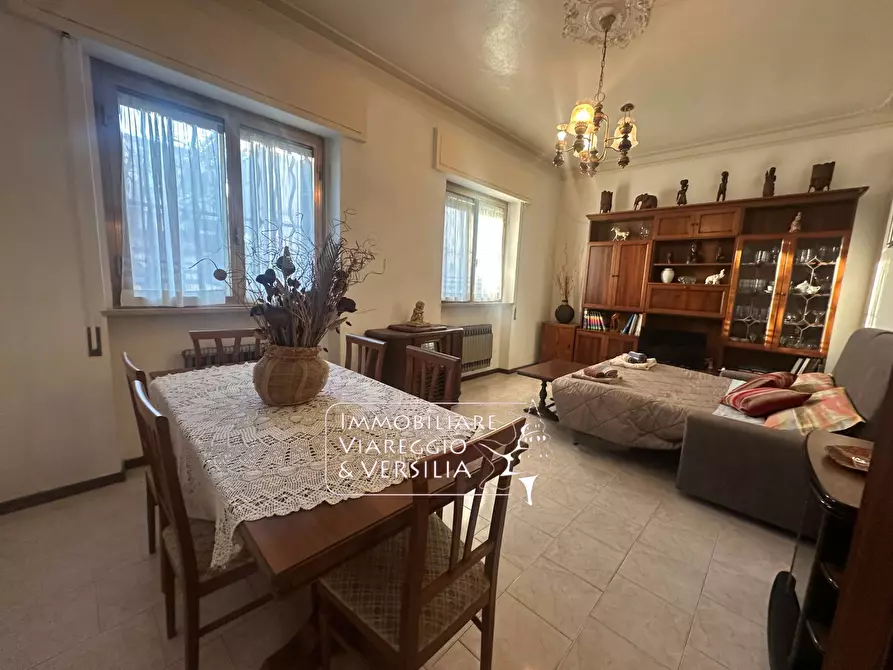 Immagine 3 di Casa semindipendente in vendita  in via Oberdan 15 a Viareggio