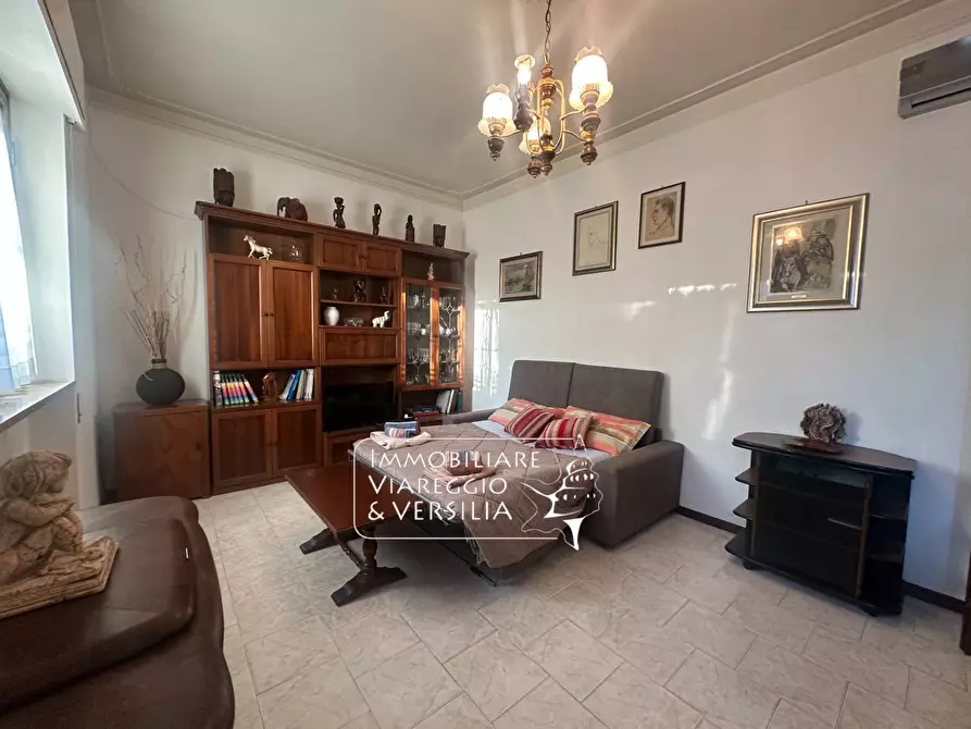 Immagine 6 di Casa semindipendente in vendita  in via Oberdan 15 a Viareggio