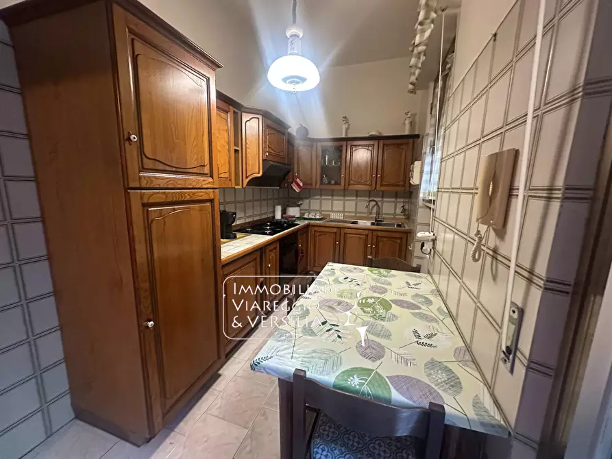 Immagine 13 di Casa semindipendente in vendita  in via Oberdan 15 a Viareggio
