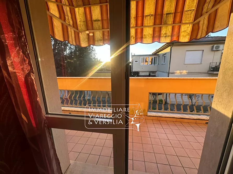 Immagine 69 di Casa semindipendente in vendita  in via Oberdan 15 a Viareggio
