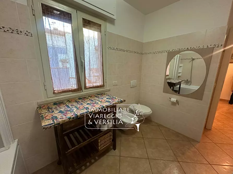 Immagine 76 di Casa semindipendente in vendita  in via Oberdan 15 a Viareggio
