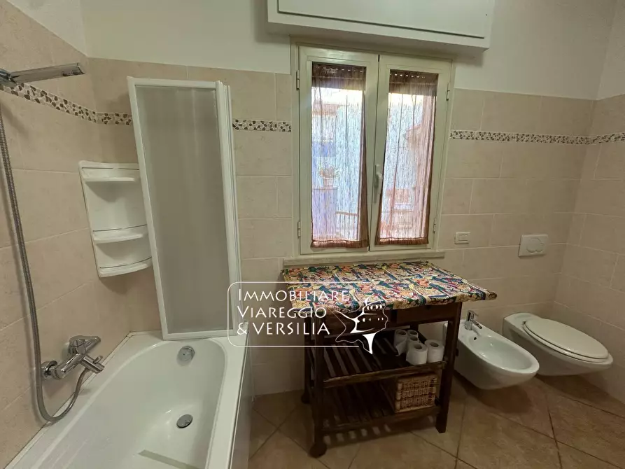 Immagine 77 di Casa semindipendente in vendita  in via Oberdan 15 a Viareggio