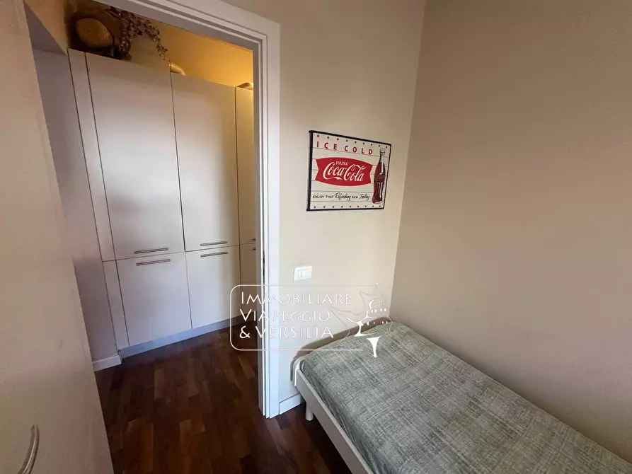 Immagine 13 di Appartamento in vendita  in via Vittorio Veneto 77 a Viareggio