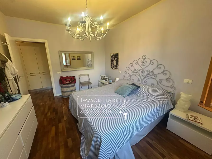 Immagine 3 di Appartamento in vendita  in via Vittorio Veneto 77 a Viareggio