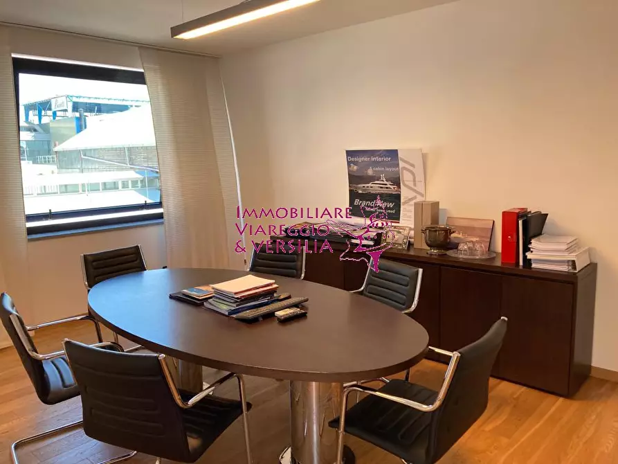 Immagine 6 di Ufficio in affitto  in via Coppino 100 a Viareggio