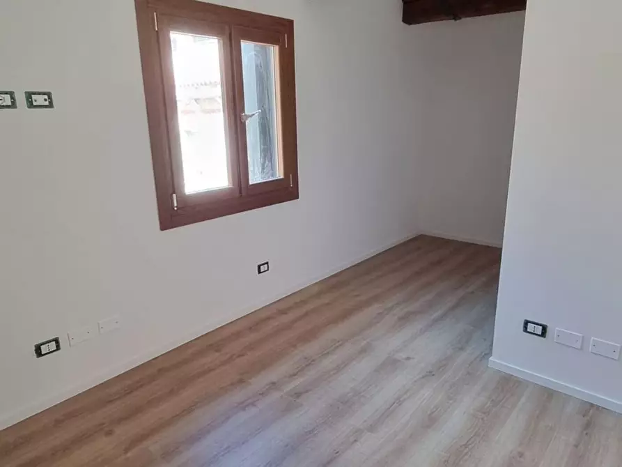 Immagine 20 di Appartamento in vendita  in a Venezia de la Testa a Venezia