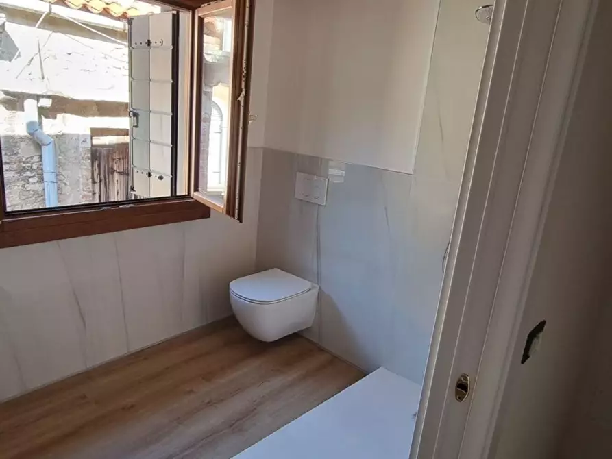 Immagine 23 di Appartamento in vendita  in a Venezia de la Testa a Venezia