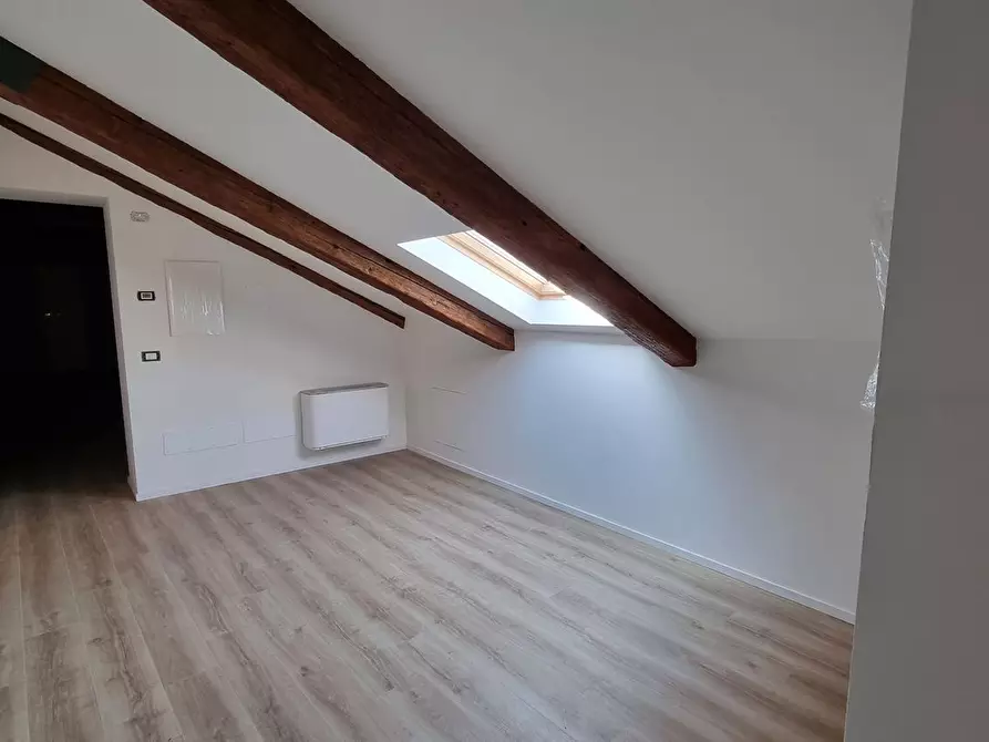 Immagine 30 di Appartamento in vendita  in a Venezia de la Testa a Venezia