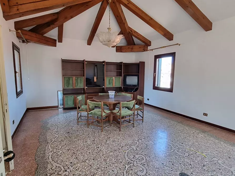 Immagine 2 di Appartamento in vendita  a Venezia