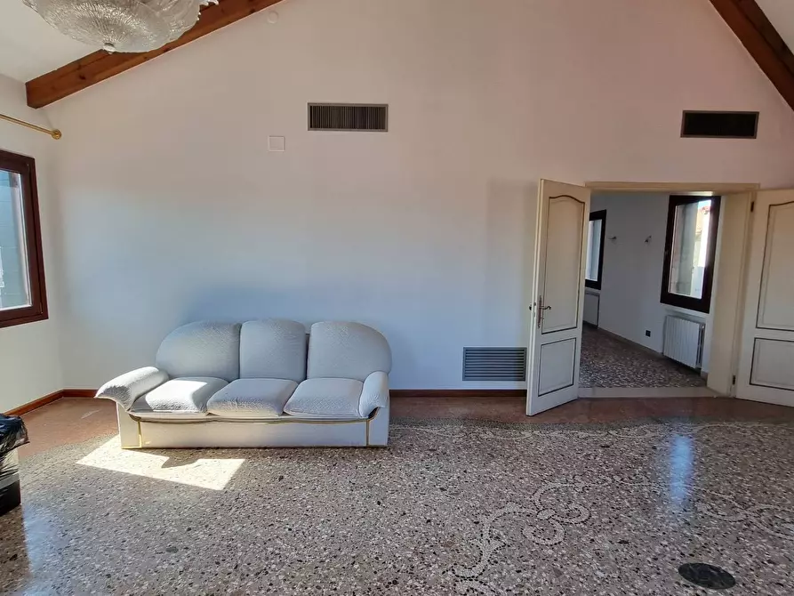 Immagine 15 di Appartamento in vendita  a Venezia