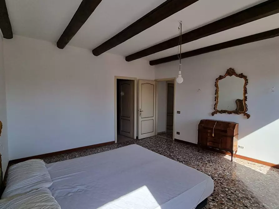 Immagine 13 di Appartamento in vendita  a Venezia