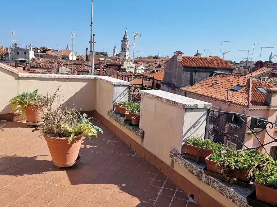 Immagine 39 di Appartamento in vendita  a Venezia