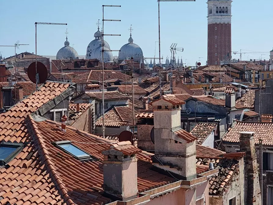Immagine 3 di Appartamento in vendita  a Venezia