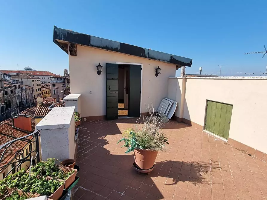 Immagine 49 di Appartamento in vendita  a Venezia