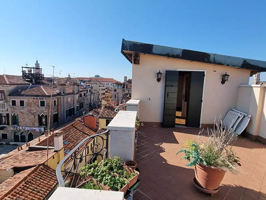 Immagine 50 di Appartamento in vendita  a Venezia