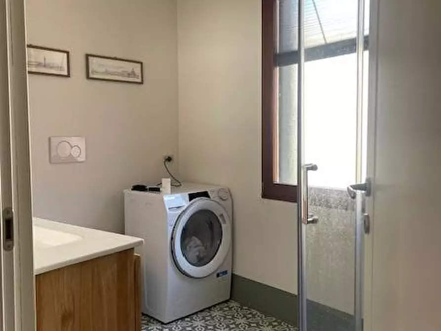 Immagine 9 di Appartamento in vendita  in arsenale a Venezia