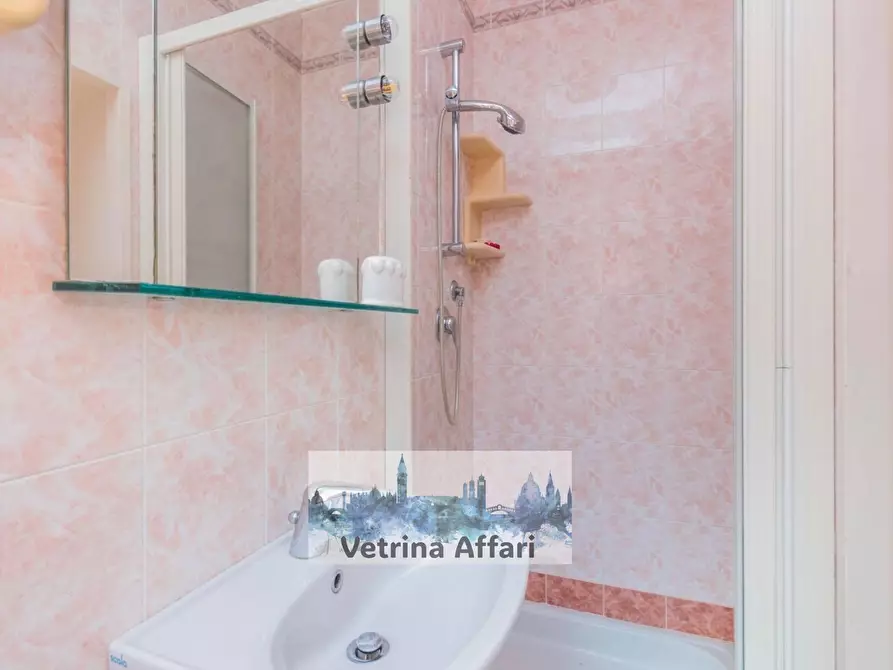 Immagine 9 di Appartamento in vendita  in san marco a Venezia