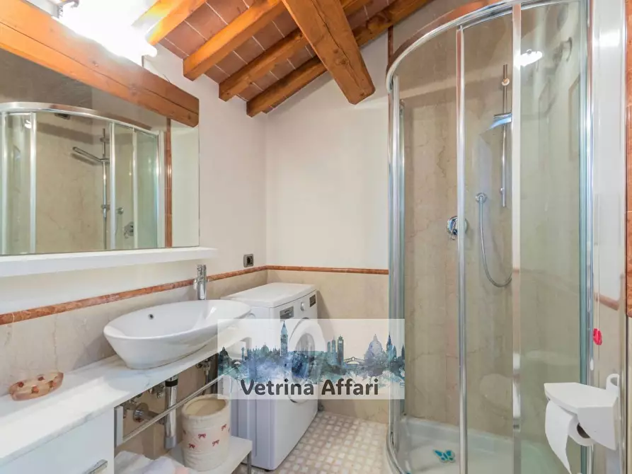 Immagine 11 di Appartamento in vendita  in Campo   Madonna Dell'orto a Venezia