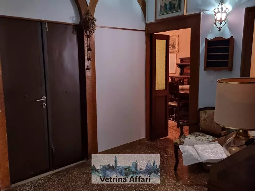 Immagine 5 di Appartamento in vendita  in dorsoduro a Venezia