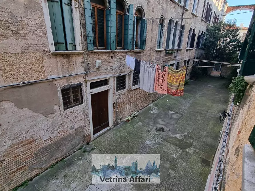 Immagine 13 di Appartamento in vendita  in dorsoduro a Venezia