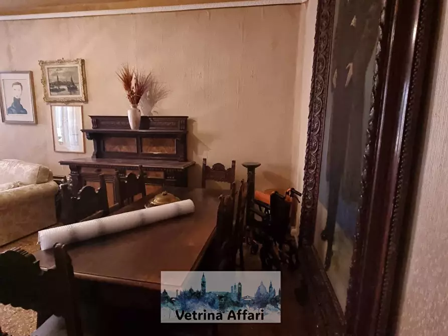 Immagine 15 di Appartamento in vendita  in dorsoduro a Venezia