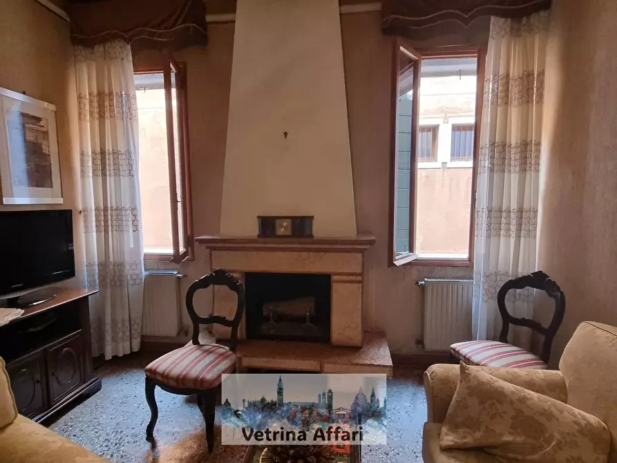 Immagine 1 di Appartamento in vendita  in dorsoduro a Venezia