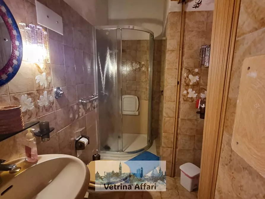 Immagine 21 di Appartamento in vendita  in dorsoduro a Venezia