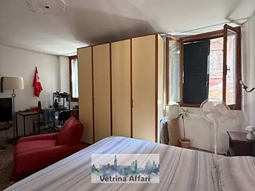 Immagine 5 di Appartamento in vendita  in campo san francesco della vigna 2700 a Venezia