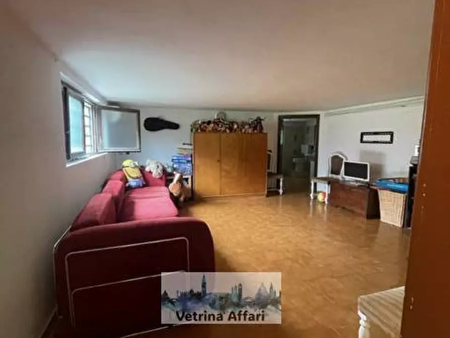 Immagine 8 di Appartamento in vendita  in sandro gallo 40 a Venezia