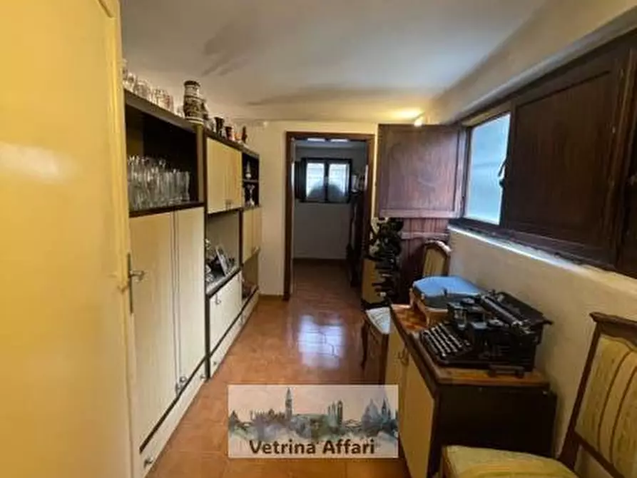 Immagine 13 di Appartamento in vendita  in sandro gallo 40 a Venezia