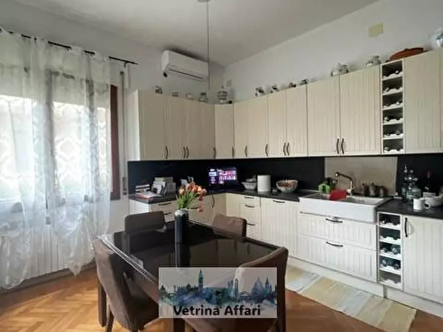 Immagine 2 di Appartamento in vendita  in sandro gallo 40 a Venezia