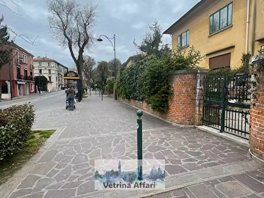 Immagine 22 di Appartamento in vendita  in sandro gallo 40 a Venezia