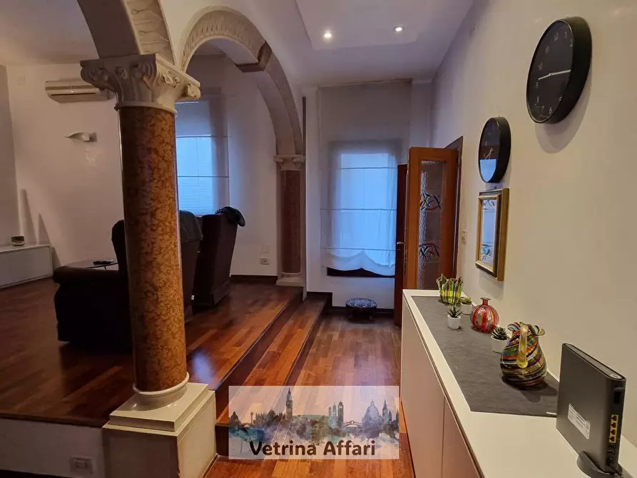 Immagine 1 di Appartamento in vendita  in castello a Venezia
