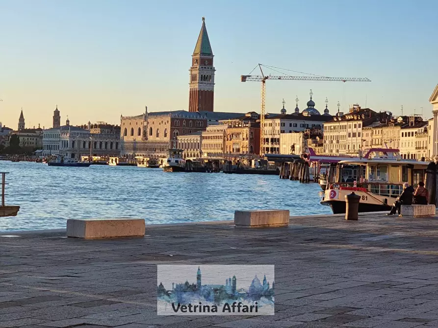 Immagine 13 di Appartamento in vendita  in castello a Venezia