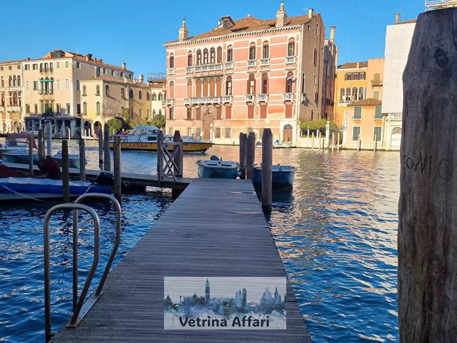 Immagine 5 di Appartamento in vendita  in campo san cassiano a Venezia