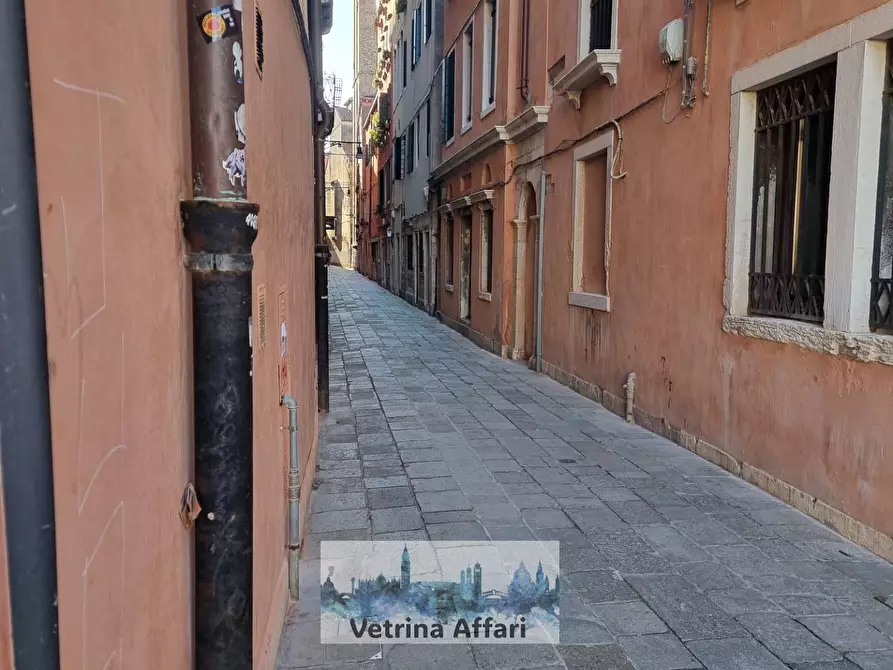 Immagine 27 di Appartamento in vendita  in campo san cassiano a Venezia