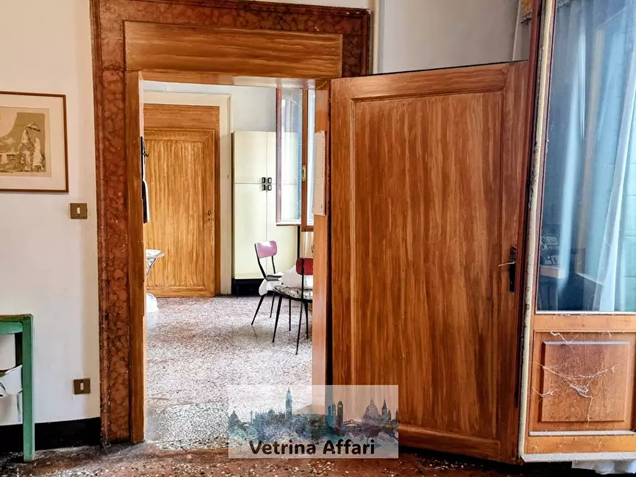 Immagine 5 di Appartamento in vendita  in campo san giacomo a Venezia