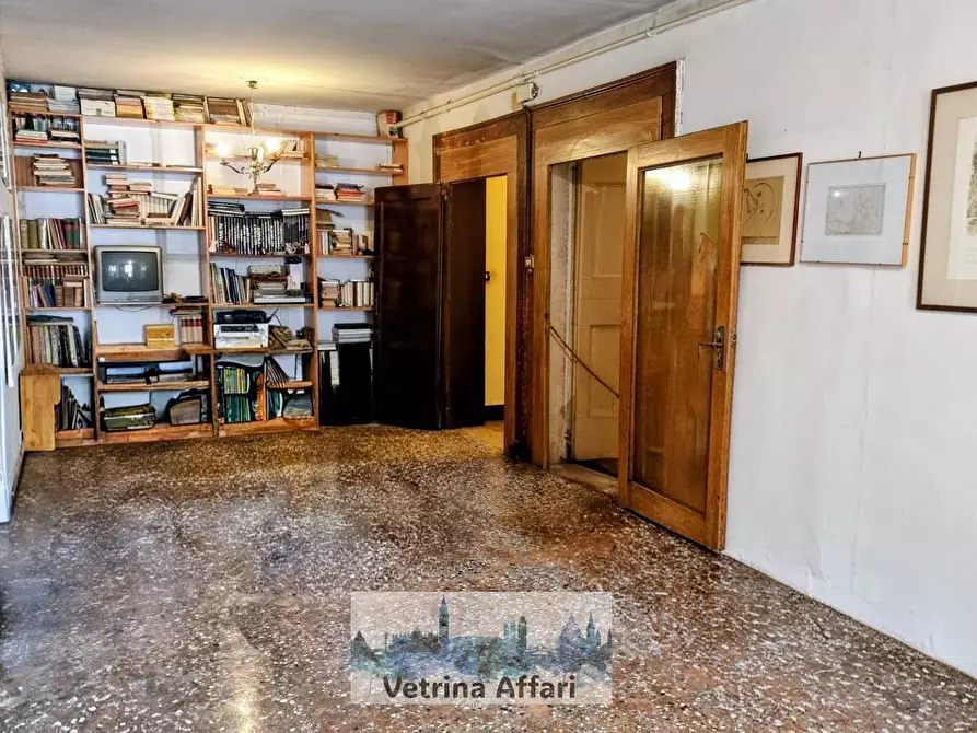 Immagine 2 di Appartamento in vendita  in campo san giacomo a Venezia