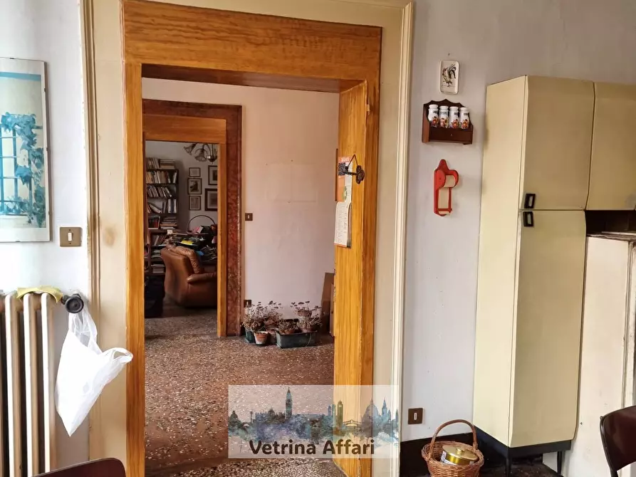 Immagine 7 di Appartamento in vendita  in campo san giacomo a Venezia