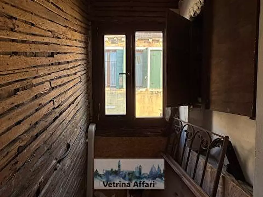 Immagine 8 di Appartamento in vendita  in calle del paradiso a Venezia