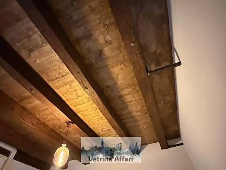 Immagine 6 di Appartamento in vendita  in calle del paradiso a Venezia