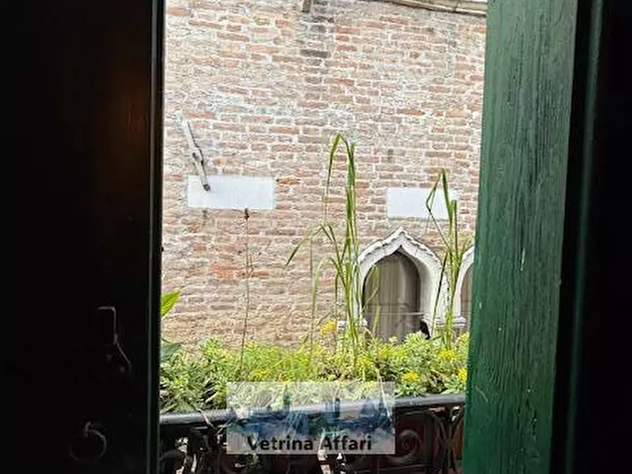 Immagine 11 di Appartamento in vendita  in calle del paradiso a Venezia