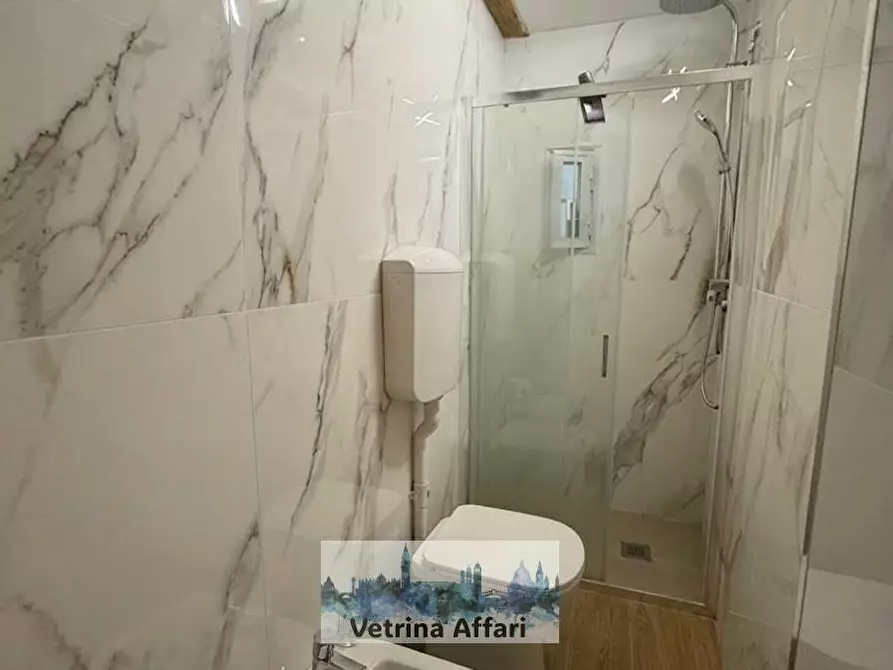 Immagine 7 di Appartamento in vendita  in calle del paradiso a Venezia